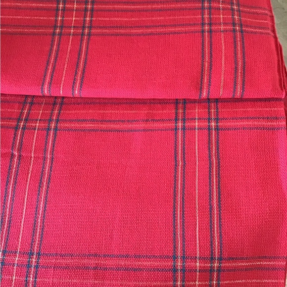 TOBIN SPORN & GLASER INC. Vintage Christmas Tablecloth - Picture 4 of 5